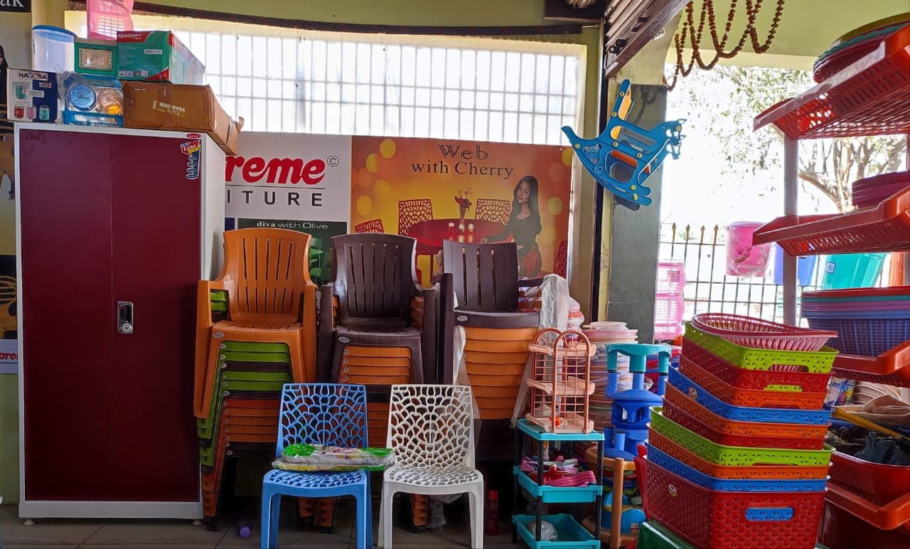 Amit Plastic Showroom 4